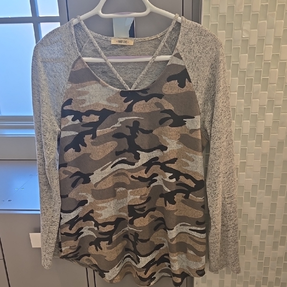 Trendy Camo Print Women's Top